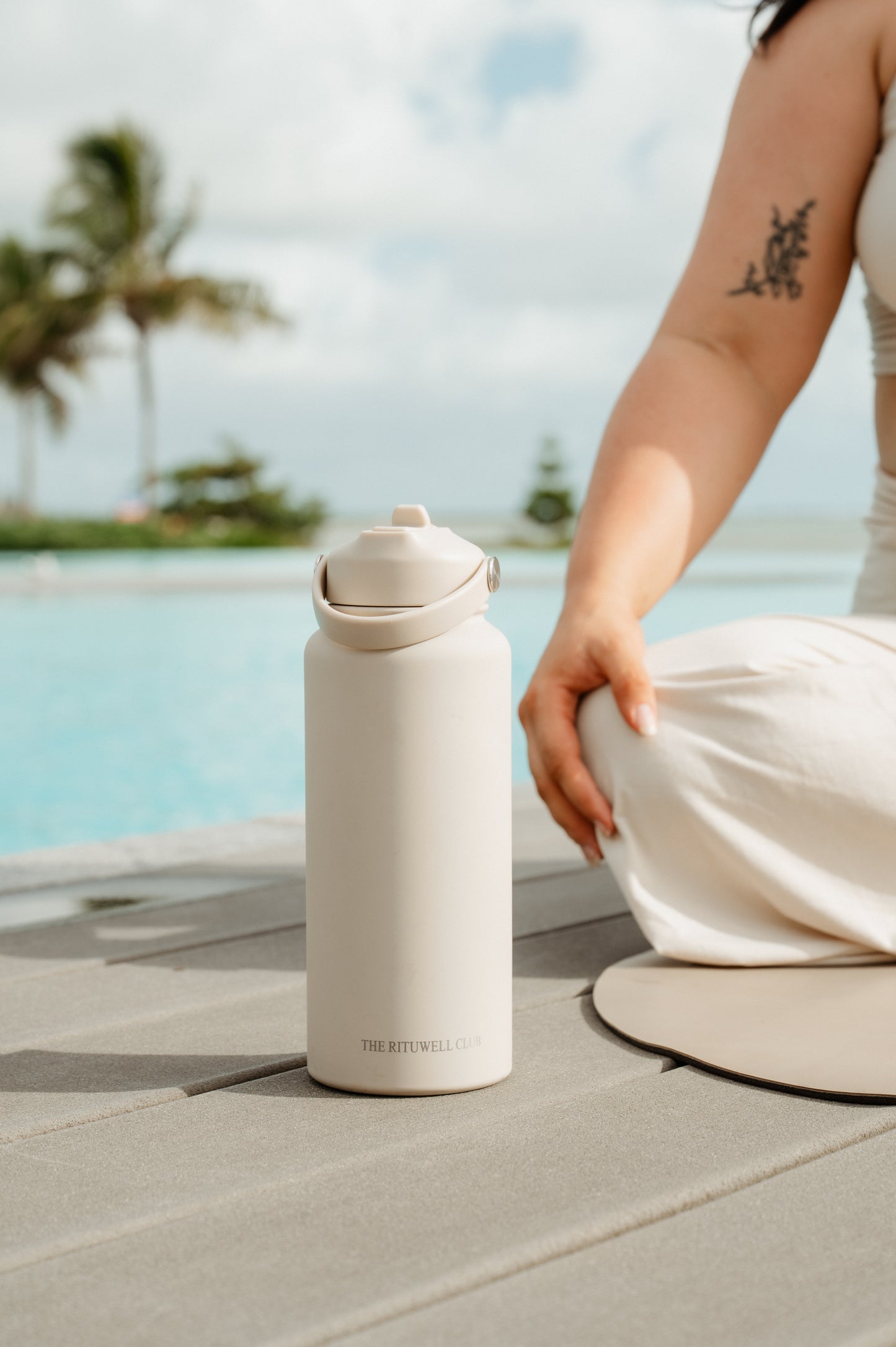 VANILLA Essentials Water Bottle